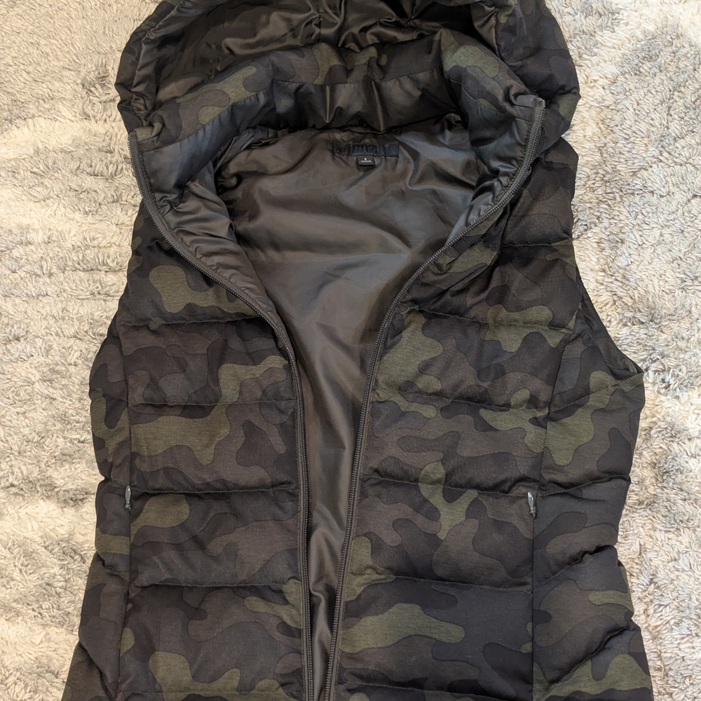 UNIQLO Camo Puffer Vest with Hood